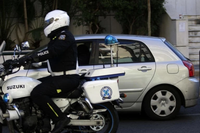 Τον σκότωσαν για 30 ευρώ και ένα κινητό – Η ομολογία των μεταναστών που δολοφόνησαν τον θείο του Γιώργου Καραμέρου